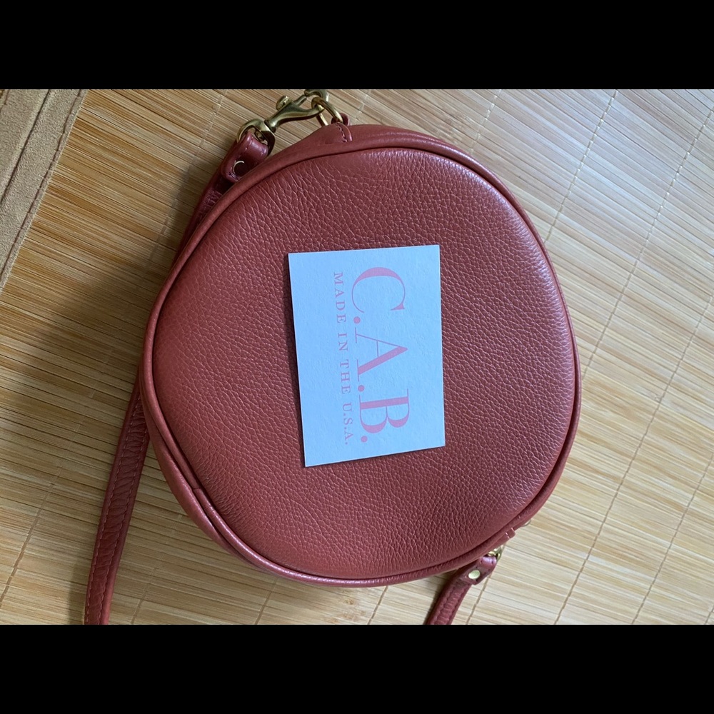 CAB collection Mini circle crossbody Red